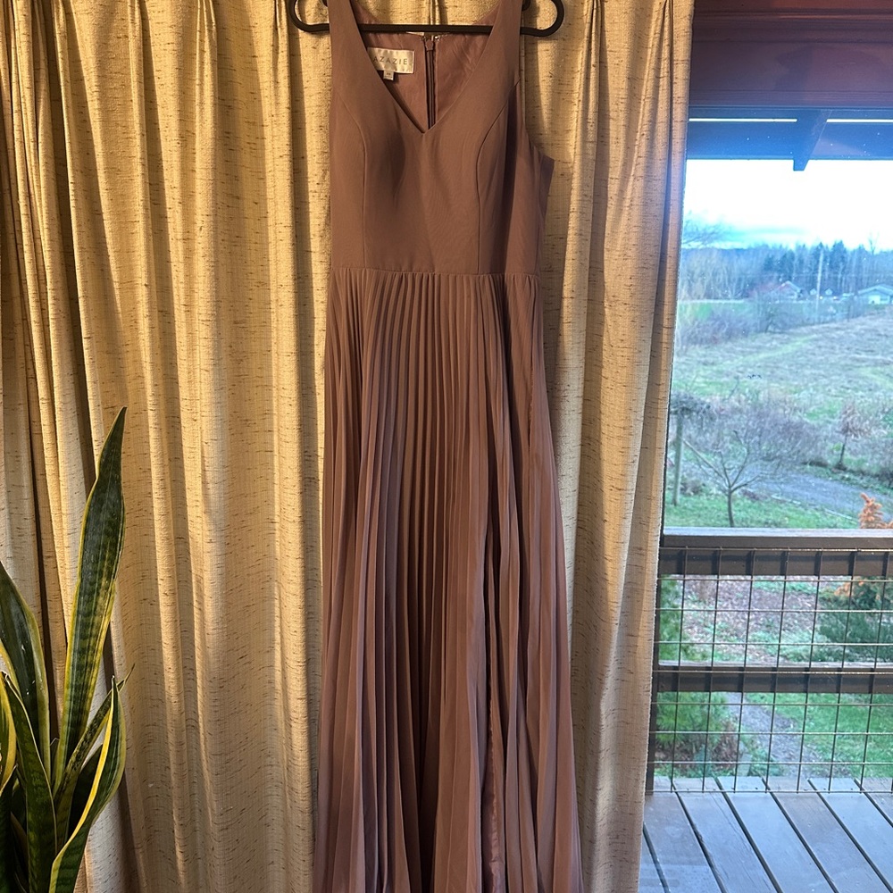Elegant Mauve Sleeveless Maxi Dress